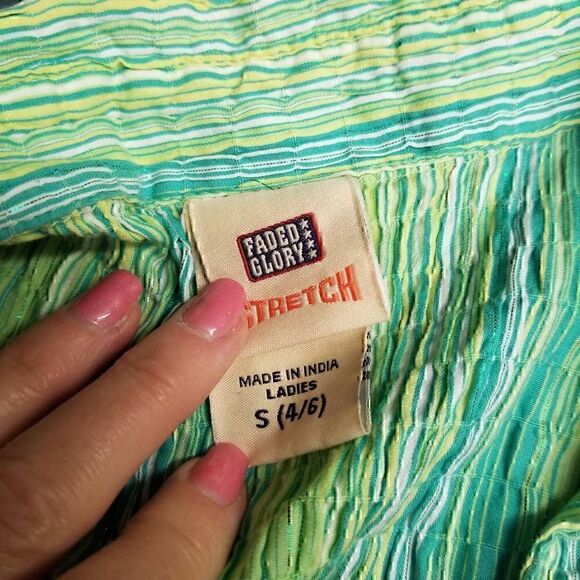 Green 3 Three Name Brand Blouses Button Down & Crewneck Sweater Tops - Picture 10 of 12